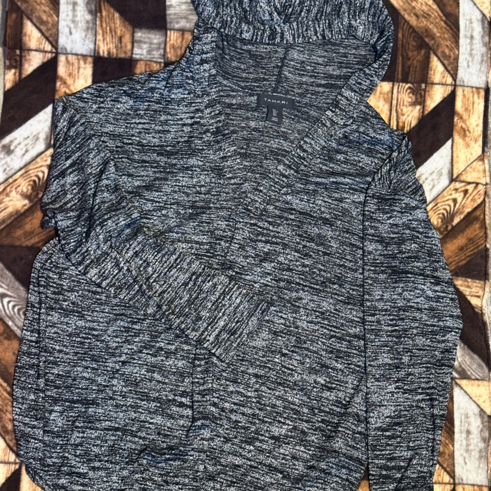 Tahari Gray V-Neck Sweater with Marled Texture